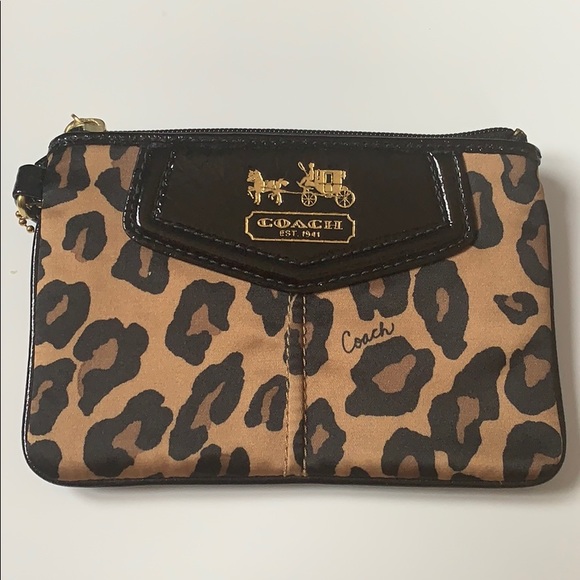 Coach Handbags - Coach wristlet